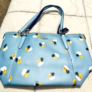 Coach Spring Large Leather Bag